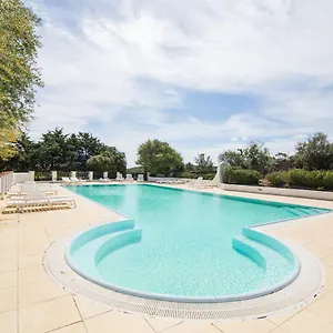 Hotel apartamentowy White, Murta Maria